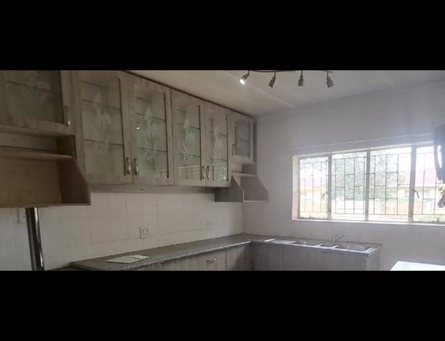 3 BEDROOM HOUSE FOR SALE IN VANDERBIJLPARK SW 1